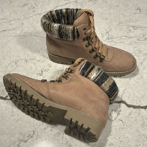 Cliffs by White Mountain brown suede type booties